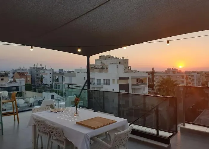 Protea With Private Terrace Nicósia