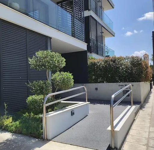 Protea With Private Terrace 尼科西亚