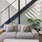 아파트 Protea With Private Terrace