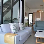 Protea With Private Terrace * 니코시아